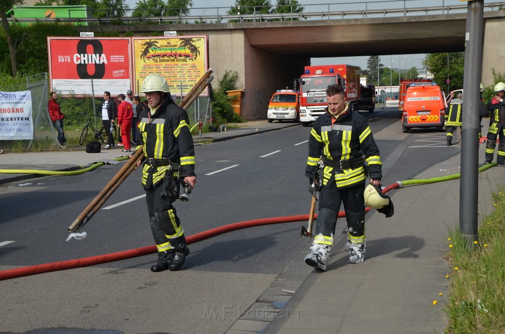 Grossfeuer Poco Lager Koeln Porz Gremberghoven Hansestr P759.jpg - Miklos Laubert